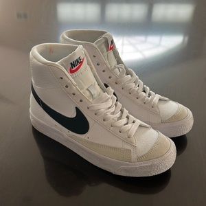 Nike blazer Mid ‘77 Sneakers LIKE NEW